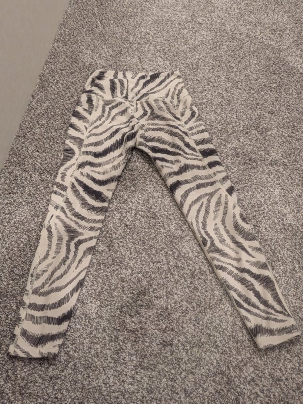 DSG Zebra Sketch High-Waisted 7/8 Athletic Leggings Small - Picture 8 of 9